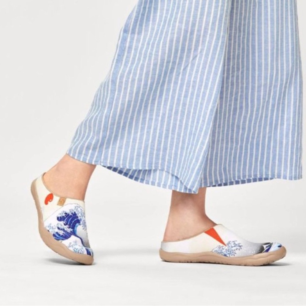 Womens Size 7 UIN Slipper Mule Shoes Great Wave off Kanagawa slipper